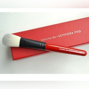 Hakuho-do + Sephora PRO Ougi Brush